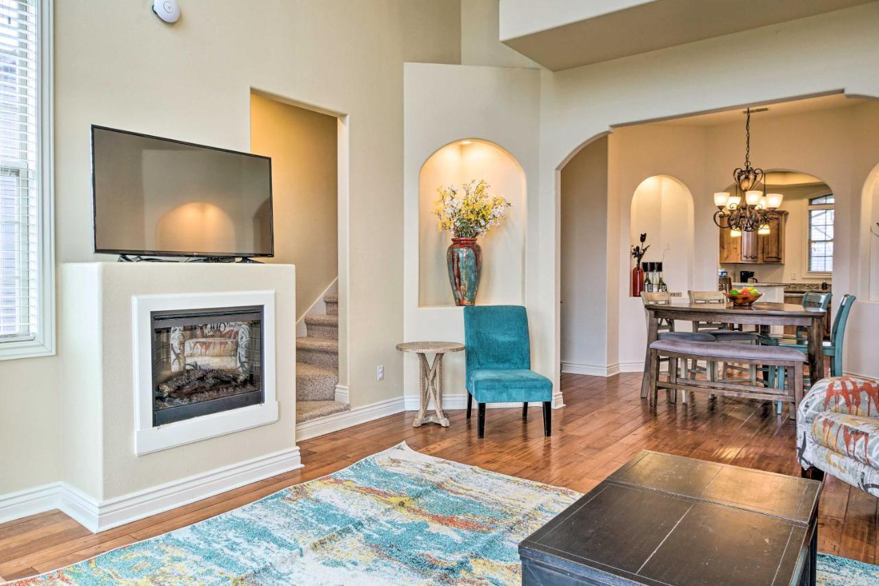Appartamento Luxe Branson Retreat With Mtn Views And Pool Access! Esterno foto