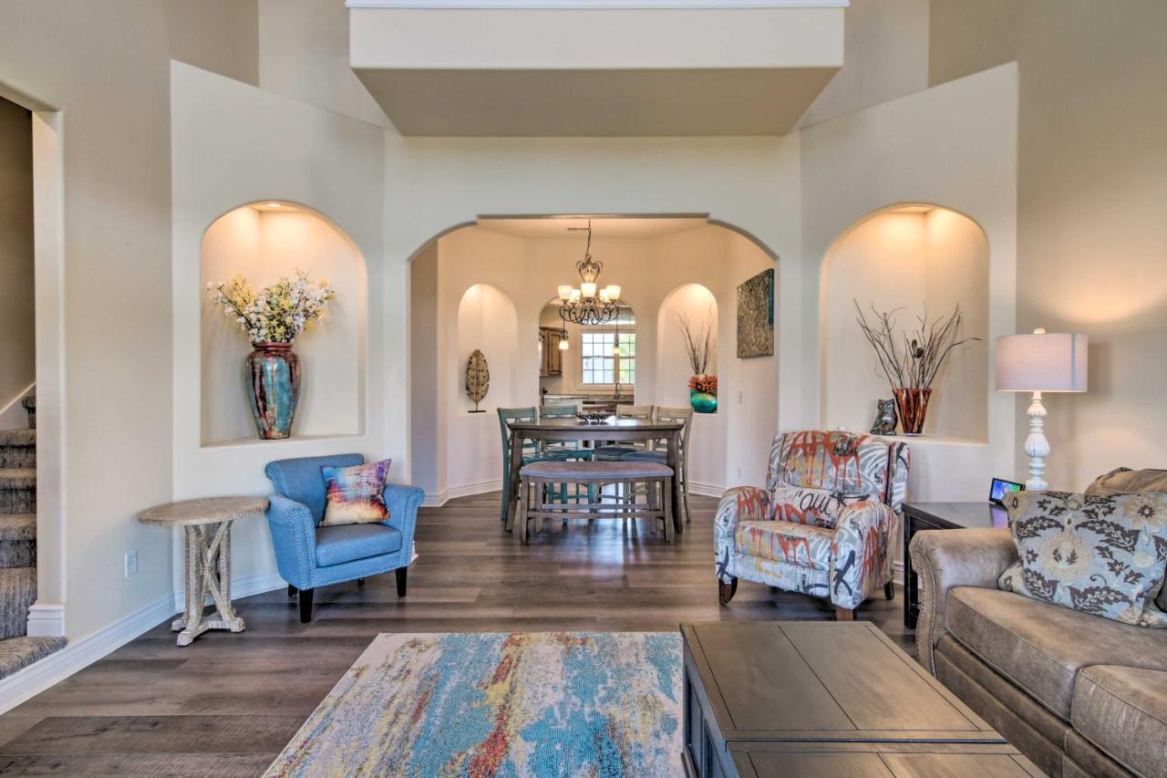 Appartamento Luxe Branson Retreat With Mtn Views And Pool Access! Esterno foto