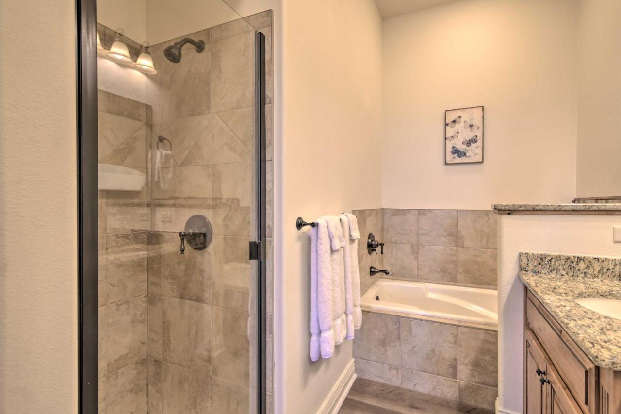 Appartamento Luxe Branson Retreat With Mtn Views And Pool Access! Esterno foto