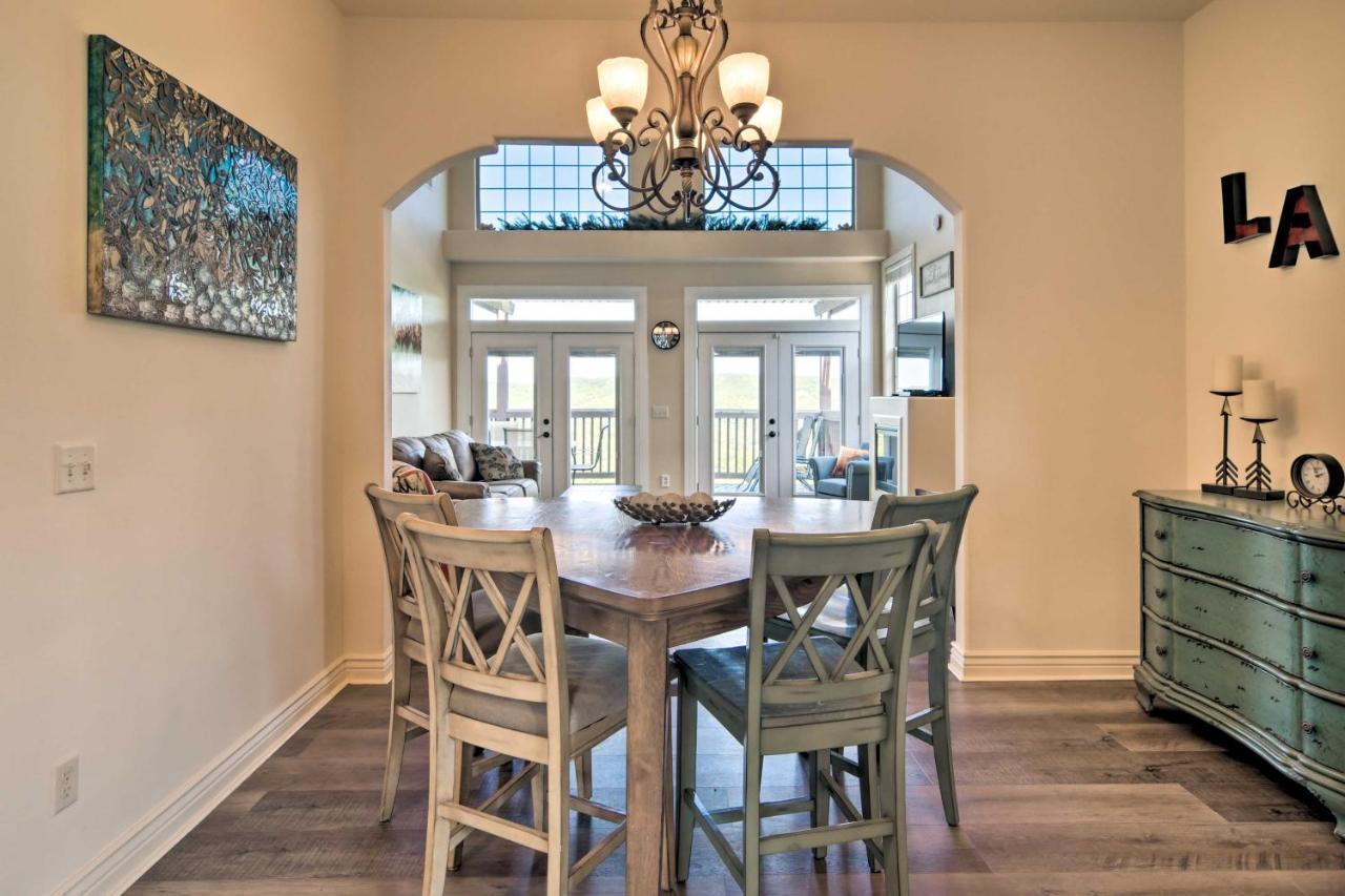 Appartamento Luxe Branson Retreat With Mtn Views And Pool Access! Esterno foto