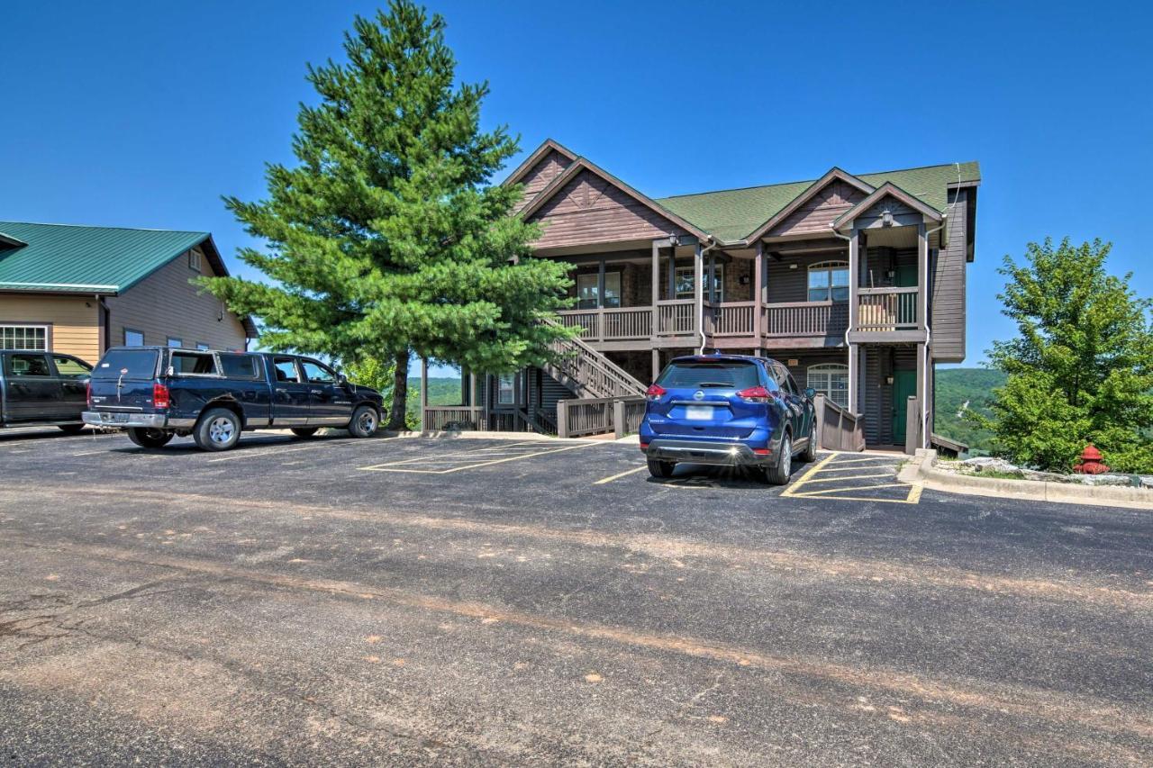 Appartamento Luxe Branson Retreat With Mtn Views And Pool Access! Esterno foto