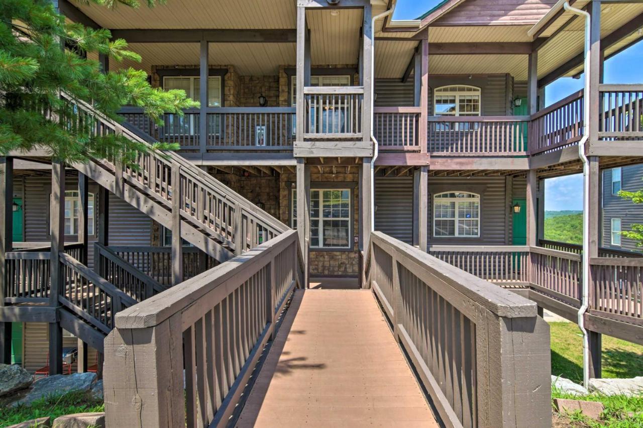 Appartamento Luxe Branson Retreat With Mtn Views And Pool Access! Esterno foto