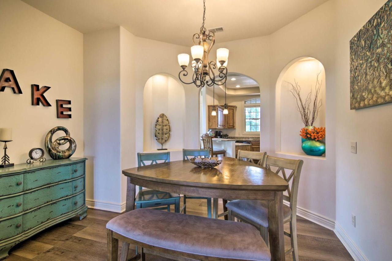 Appartamento Luxe Branson Retreat With Mtn Views And Pool Access! Esterno foto